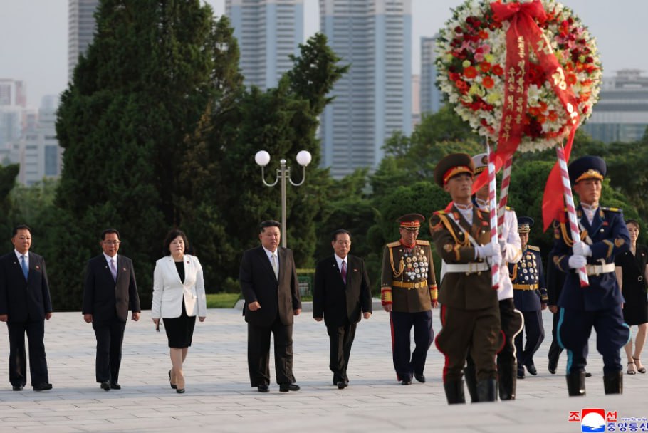 Ким Чен Ын почтил память советских воинов в 80-ю годовщину независимости КНДР