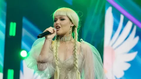 Певица Кравченко представит на «Интервидении» Белоруссию без этнических мотивов