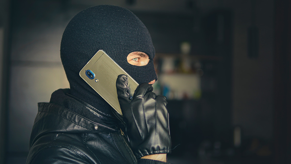 МВД: кибермошенники требуют встречный перевод под видом проверки банка