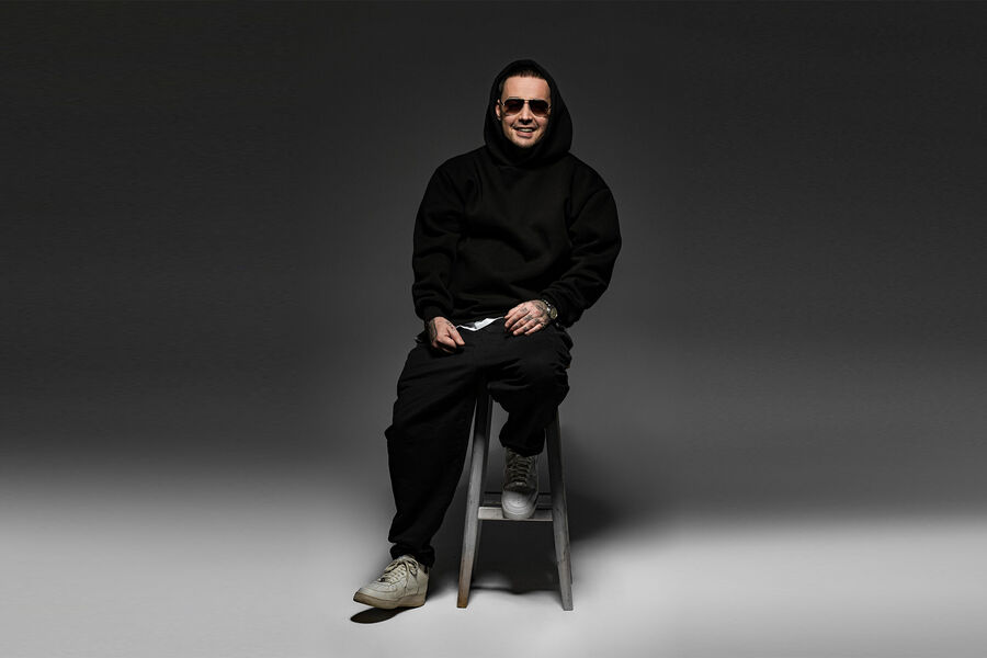 Роскомнадзор заблокировал три песни Гуфа из альбома «Город дорог»