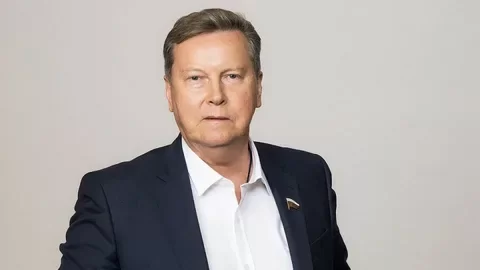 Депутат Нилов предложил выдавать дипломы студентам-целевикам после отработки