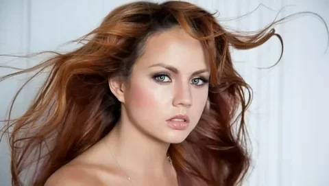 Певица МакSим снялась с дочерьми для обложки журнала