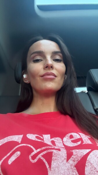 Актриса Зимина призналась, что негативно реагирует на комплименты от поклонников