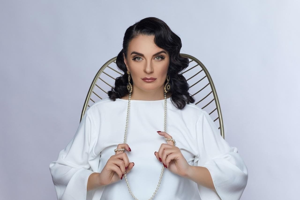 Mash: певица Ваенга рискует остаться без голоса из-за фарингита и ларингита