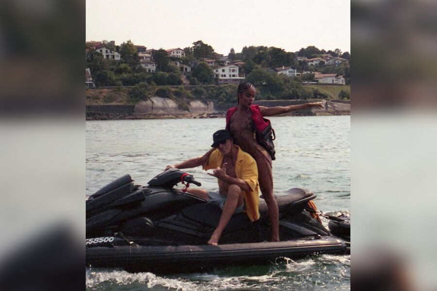 Возлюбленная Венсана Касселя показала фото с отдыха с актером