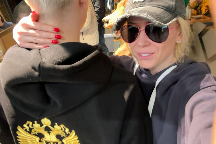 Глава ЛБИ Мизулина выложила фото Shaman с гербом РФ перед «Интервидением»