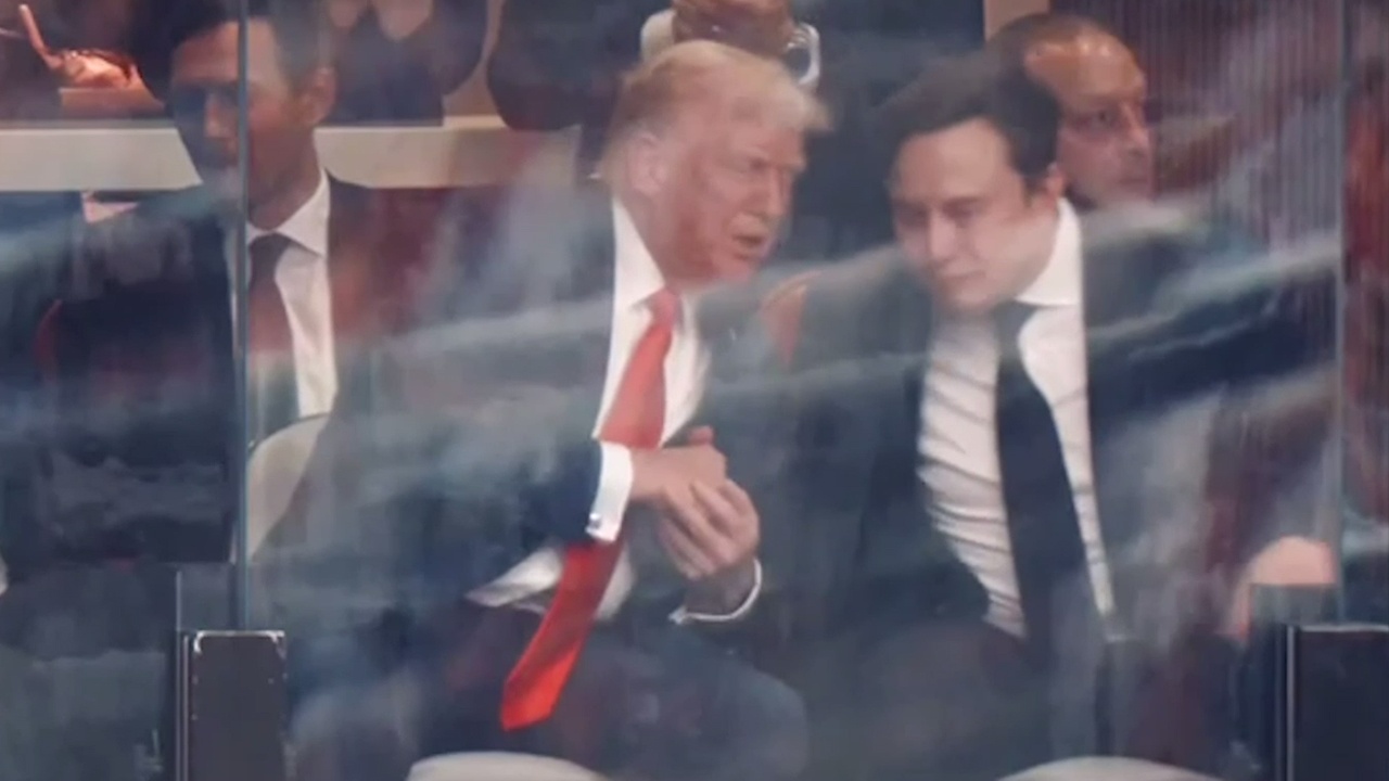 Маск показал фото с Трампом с панихиды Кирка, сопроводив его фразой «для Чарли»