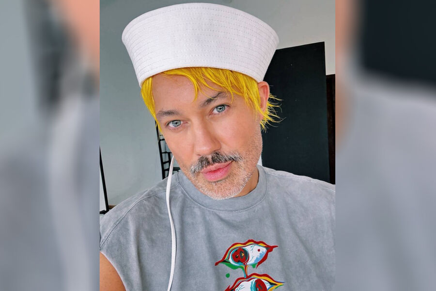 Стилист Александр Рогов призвал носить тюрбаны зимой