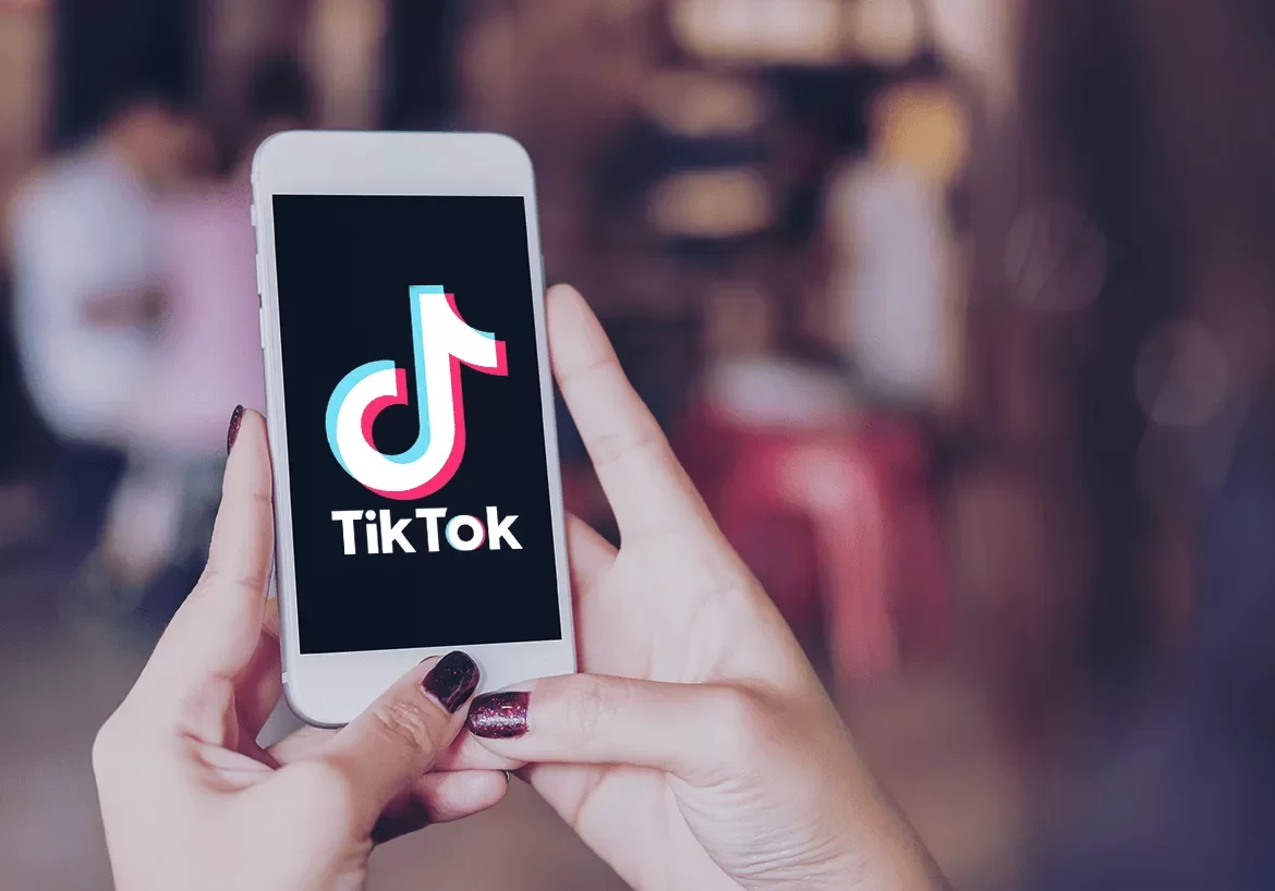 TikTok банит комментарии с эмодзи сока из-за скрытого антисемитского подтекста