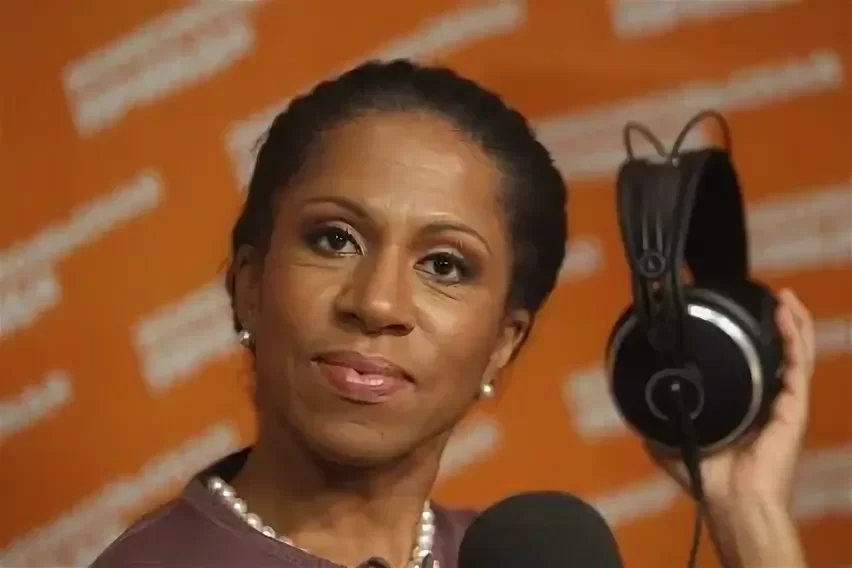 Телеведущая Елена Ханга впервые за долгое время вышла в свет с дочерью