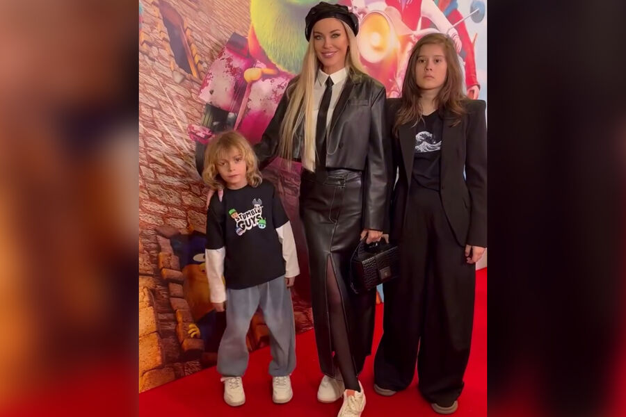 Звезда Hi-Fi Татьяна Терешина впервые за долгое время вышла в свет с детьми