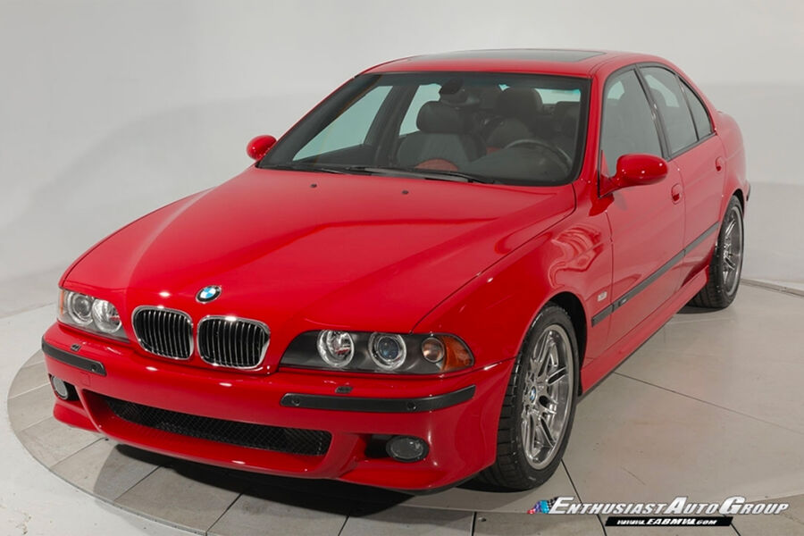 Портал Carbuzz перечислил 8 авто, способных проехать 500 тысяч километров