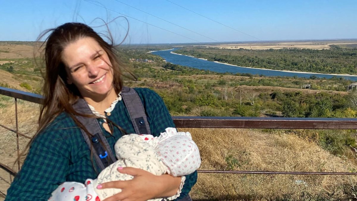 Актриса Глафира Тарханова опубликовала редкие кадры с сыном в день его рождения