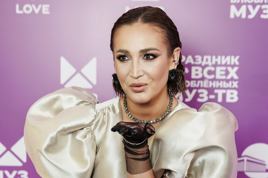 Певица Ольга Бузова призналась, что стала уставать из-за пятичасового сна