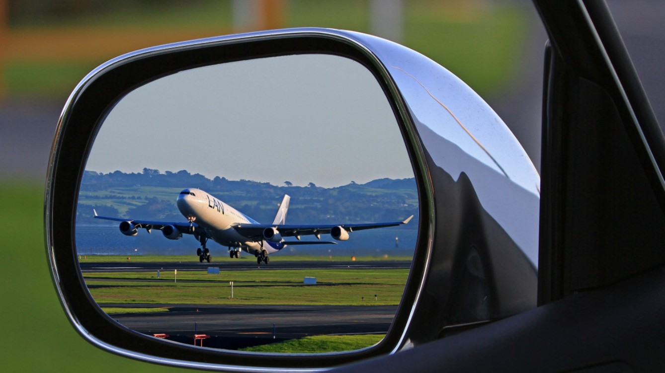 Шесть авиакомпаний прекратили полеты в Венесуэлу после предупреждения американского авиационного регулятора