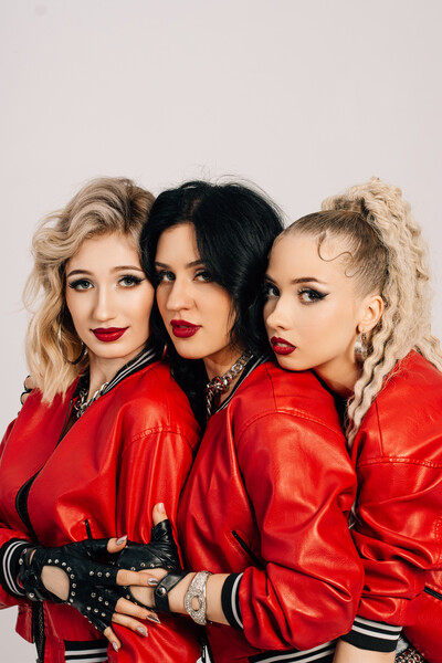 Солистка «Вороваек» Романова заявила, что не боится сравнений с экс-участницами