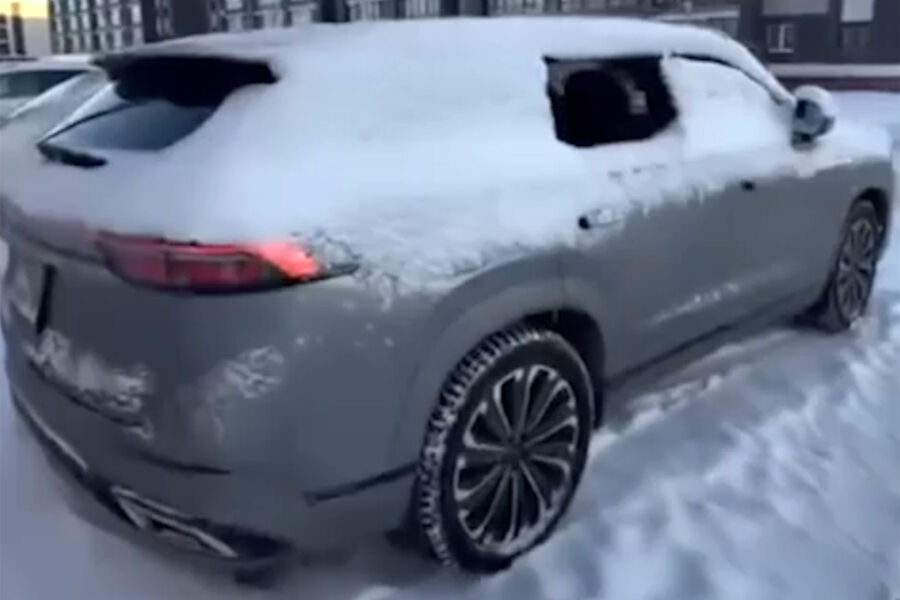 Shot: китайские автомобили начали сами открывать окна и двери на морозе