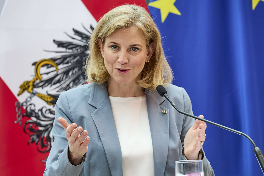 МИД Австрии: ЕС должен отказаться от импорта безопасности из США