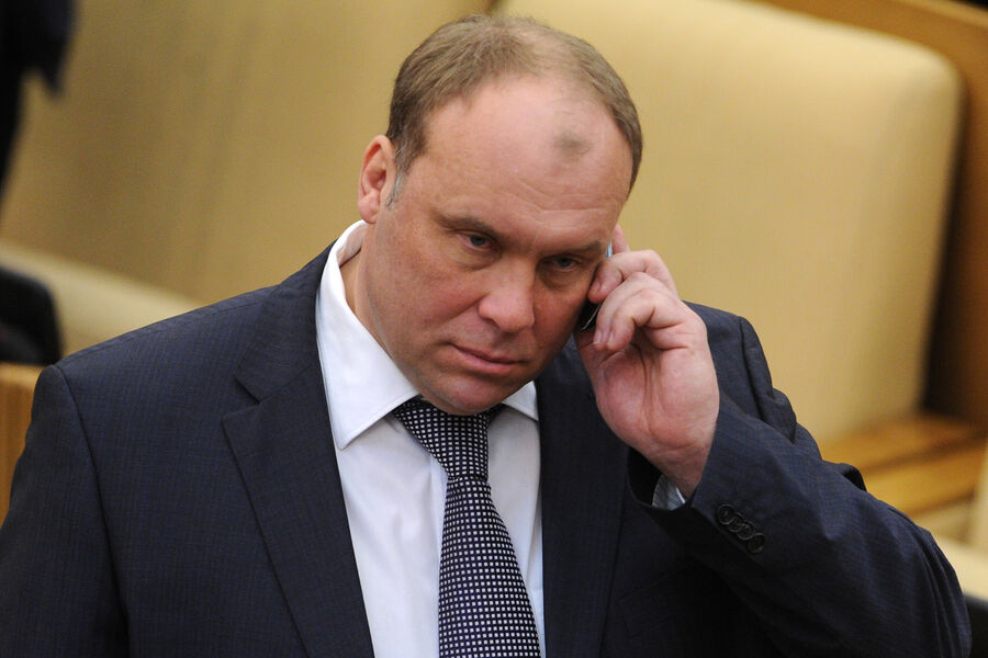 Депутат Колесник назвал доллар секретным оружием Трампа при захвате Мадуро