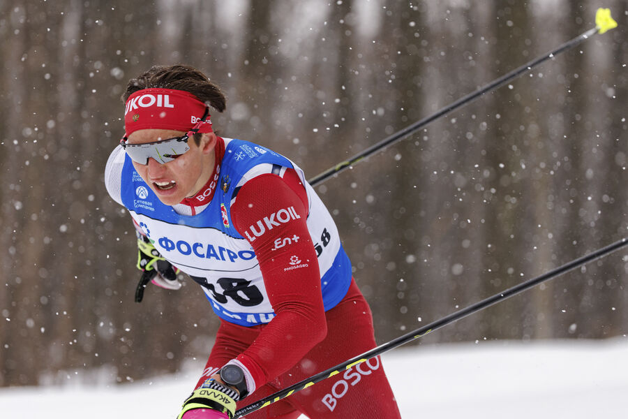 Коростелев занял четвертое место на Олимпиаде в скиатлоне