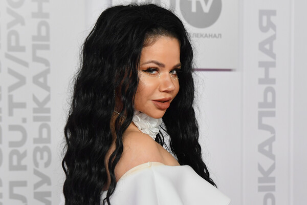 Певица Бьянка заявила, что продавший свой Mercedes экс-возлюбленный воровал у нее деньги