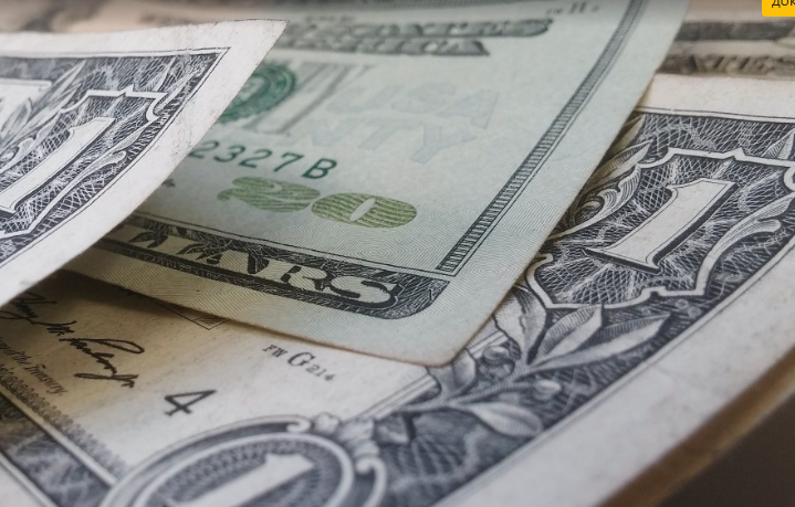 Экспортеры России рассчитывают на курс рубля около 90 рублей за доллар