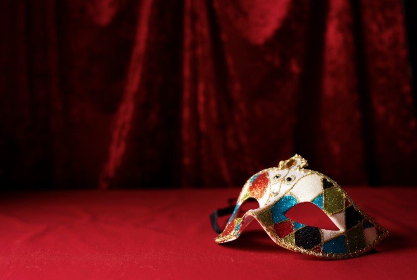 Филипп Киркоров назвал Енота своим любимым персонажем шоу «Маска»