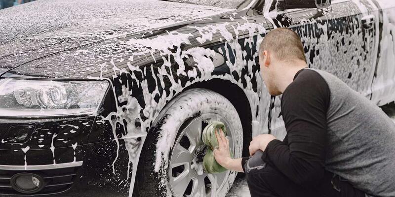 Первая весенняя мойка автомобиля: эксперты предупредили о рисках