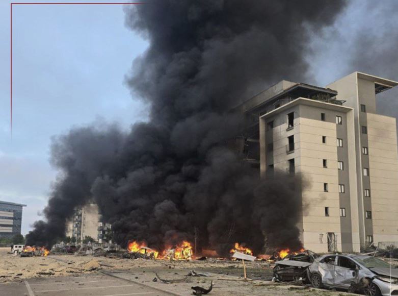 Иранская ракета поразила промышленный объект в Беэр-Шеве