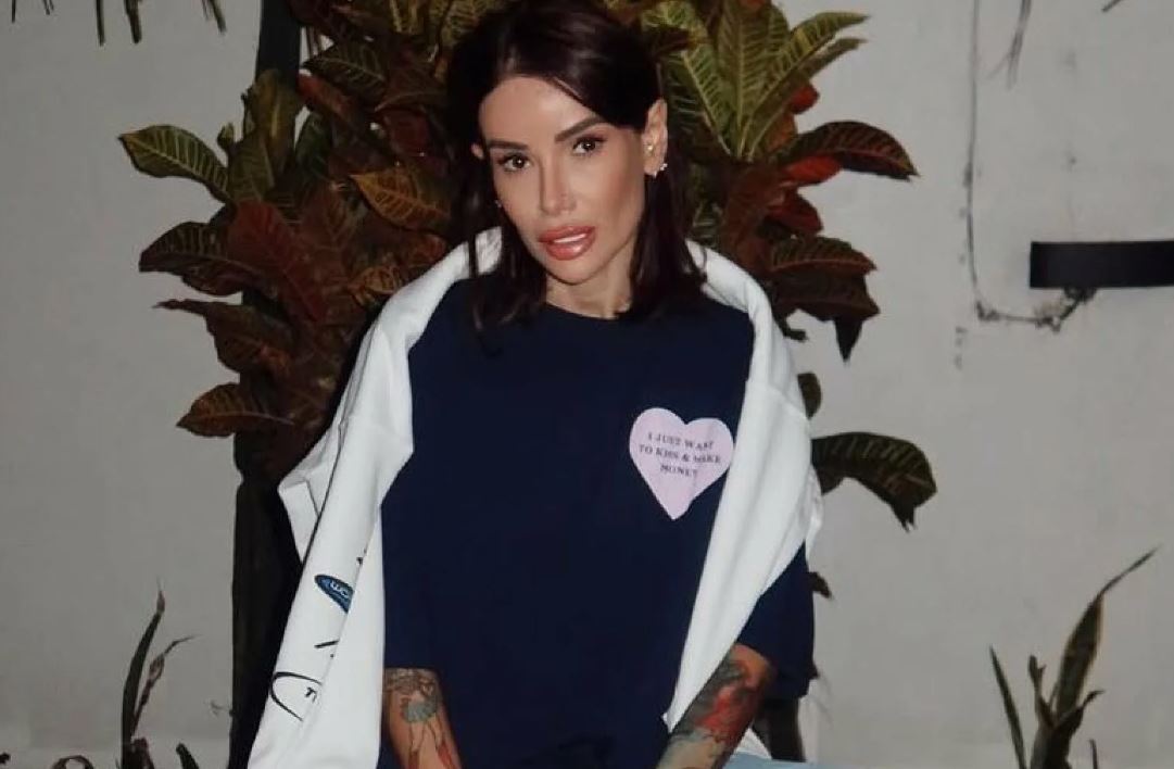 Айза-Лилуна Ай анонсировала свою первую книгу «Человек второго пола»