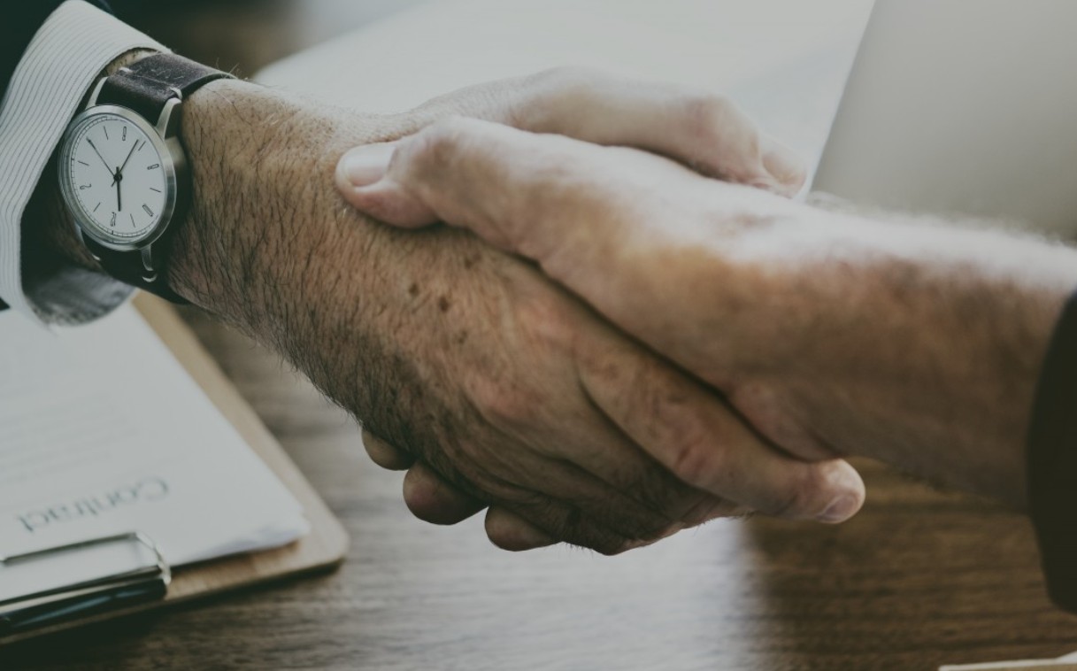 Die Weltwoche заявила, что победа Мадьяра и партии Тиса в Венгрии оказалась преждевременной